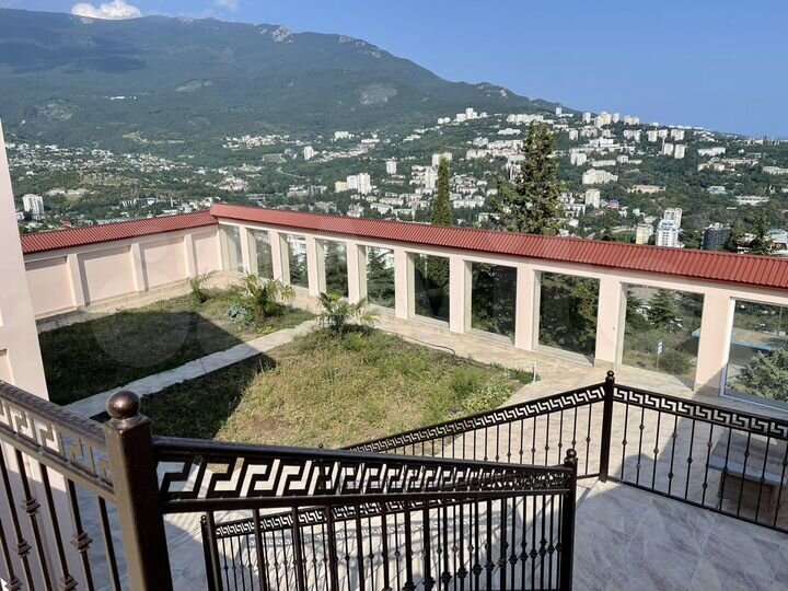 Дом 280 м² на участке 6 сот.