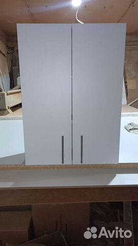 Навесной шкафчик