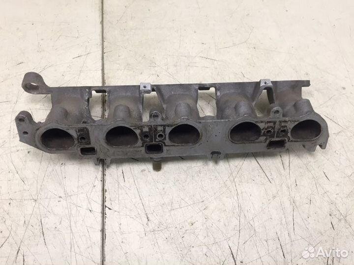 Коллектор впускной Ford Focus 2010