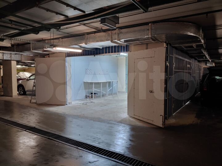 Гараж, > 30 м²