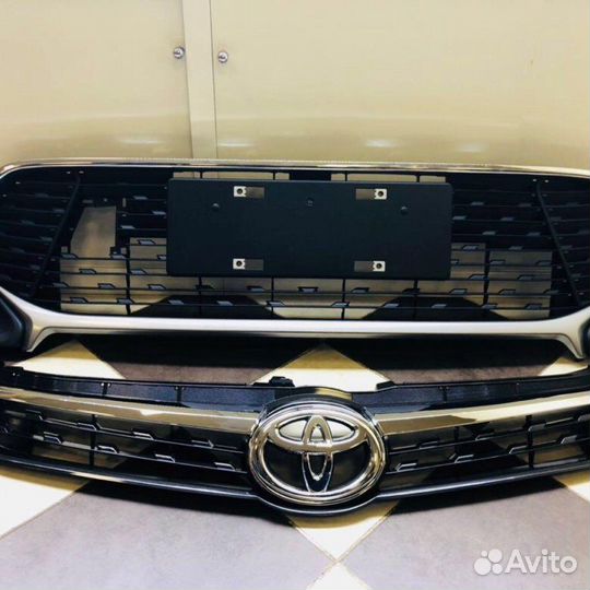 Решетка радиатора toyota camry 55