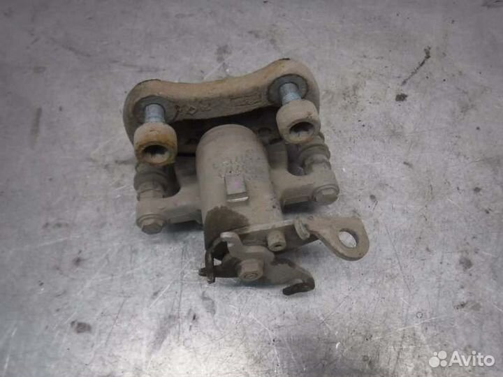 Суппорт задний правый Renault Fluence K4M 2011