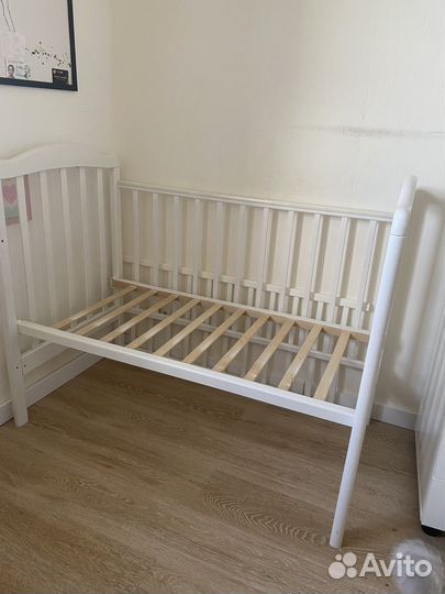 Детская кроватка