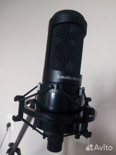 Студийный микрофон audio-technica AT2050