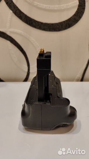 Батарейный блок Canon BG-E8