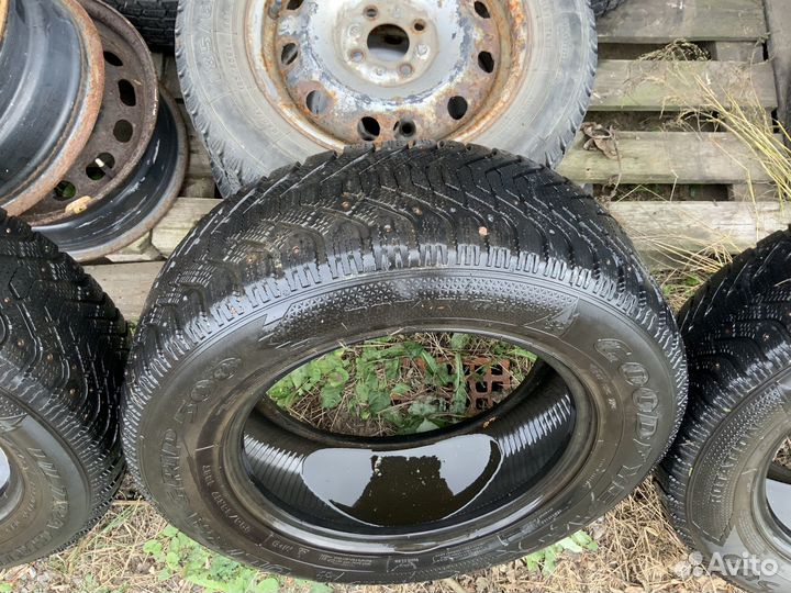 Goodyear Cargo Ultra Grip 235/65 R17