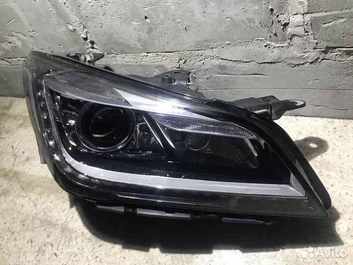 Фара Hyundai Genesis