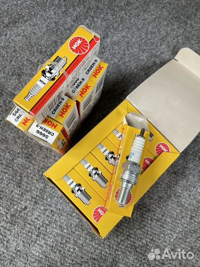 Свеча NGK cr8eh-9