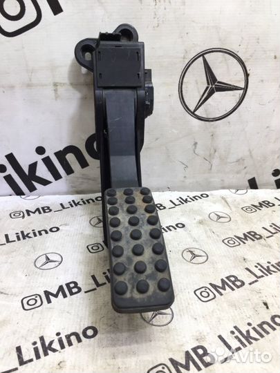 Педаль газа Mercedes-Benz Ml W164