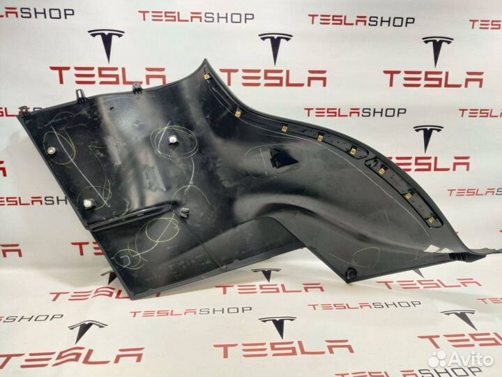 Накладка стойки С Tesla Model X 2019 1089156-00-E