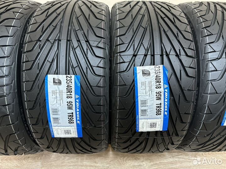 Triangle TR968 235/40 R18 95W