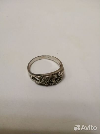 Кольцо с фианитом