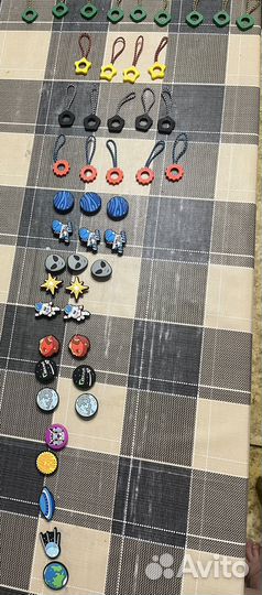 Значки из Тайна 5 планеты