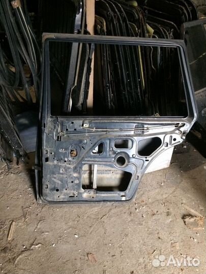 Дверь задняя правая Mercedes w124 универсал
