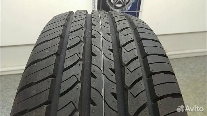 Maxxis MP-15 Pragmatra 215/55 R18