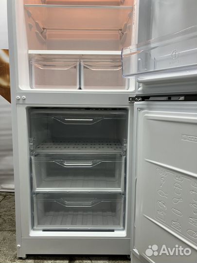 Холодильник Indesit 24 год