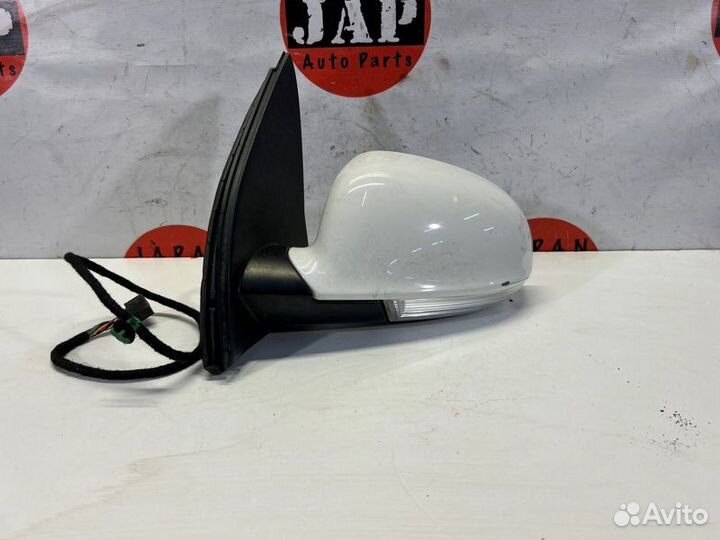 Зеркало левое Volkswagen Golf 5 1K1