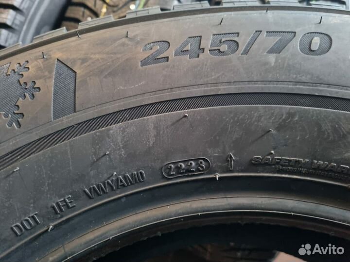 Kumho WinterCraft SUV Ice WS31 245/70 R16 107T