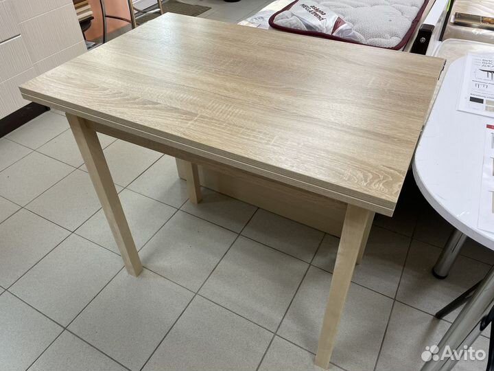 Стол обеденный