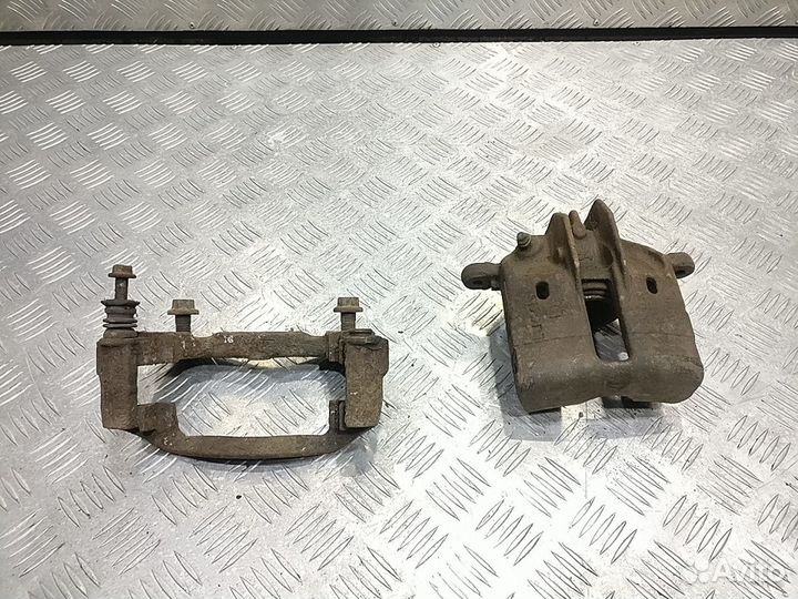 Суппорт Carisma (95-03) с одной шпилькой пер R б/у