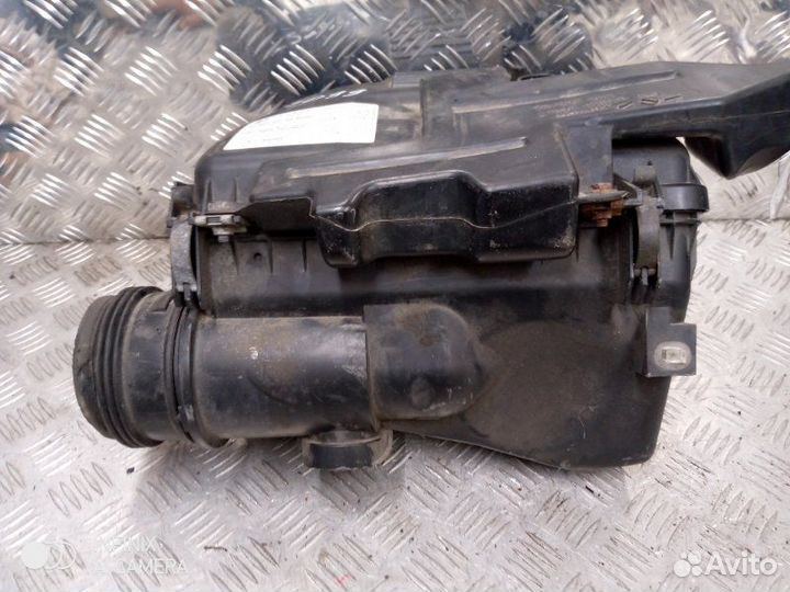 Корпус воздушного фильтра Toyota Land Cruiser