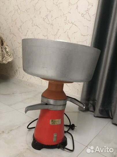 Сепаратор для молока электрический