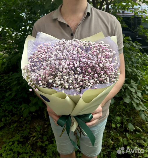 Букет из розовой и фиолетовой гипсофилы