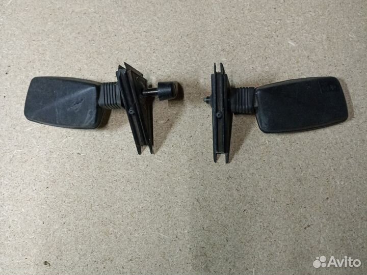 Боковое зеркало