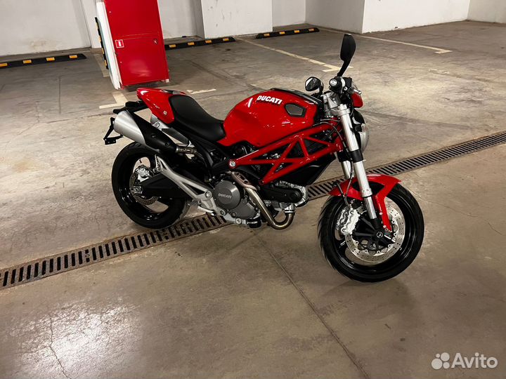 Ducati Monster 696 abs