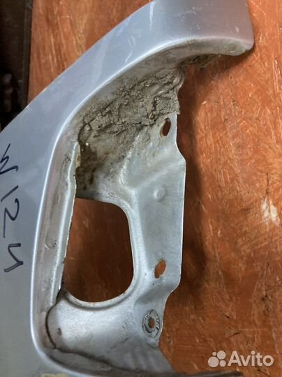 Крыло Mercedes w124