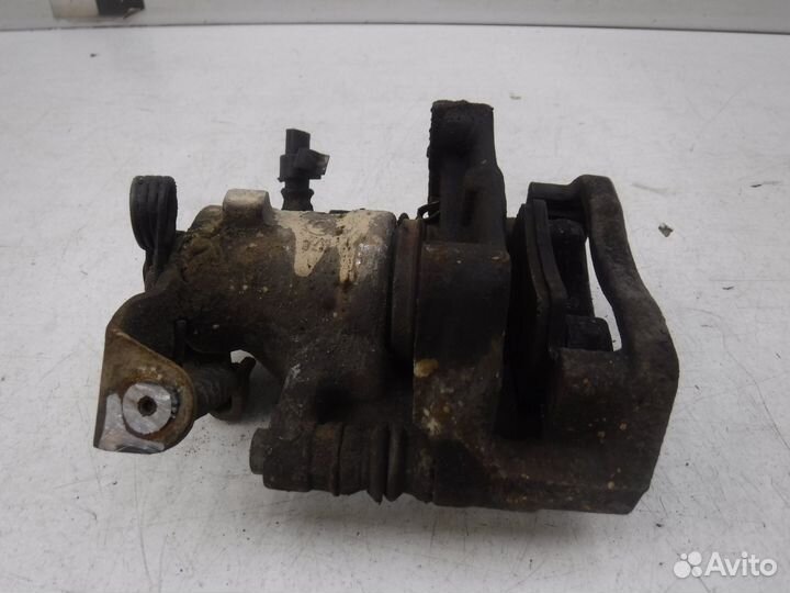 Суппорт тормозной задний левый Opel Astra H 2004