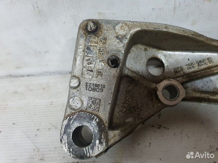 Кронштейн переднего левого рычага передний левый