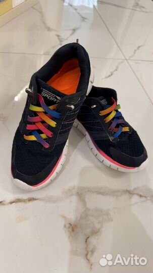 Кроссовки детские размер 34-35