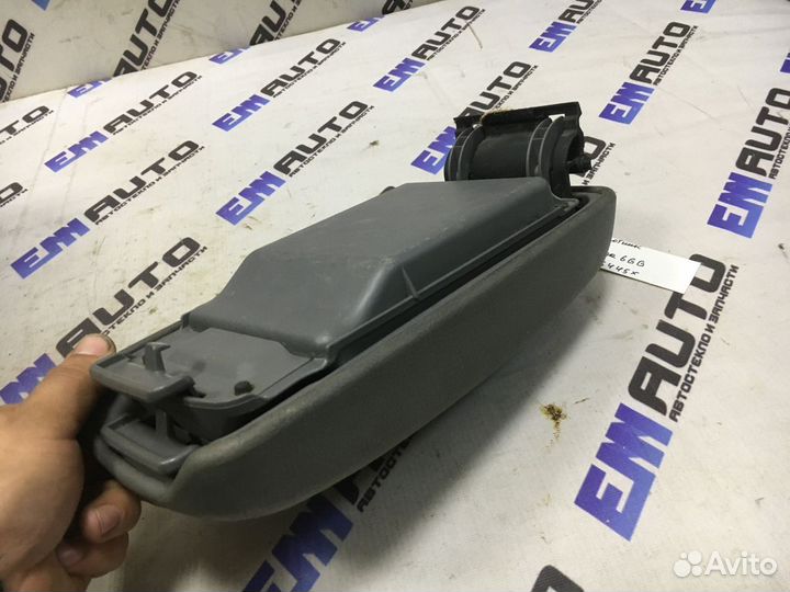 Подлокотник Мазда 6 GG