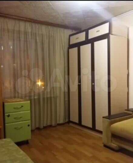 Комната 13 м² в 5-к., 2/5 эт.