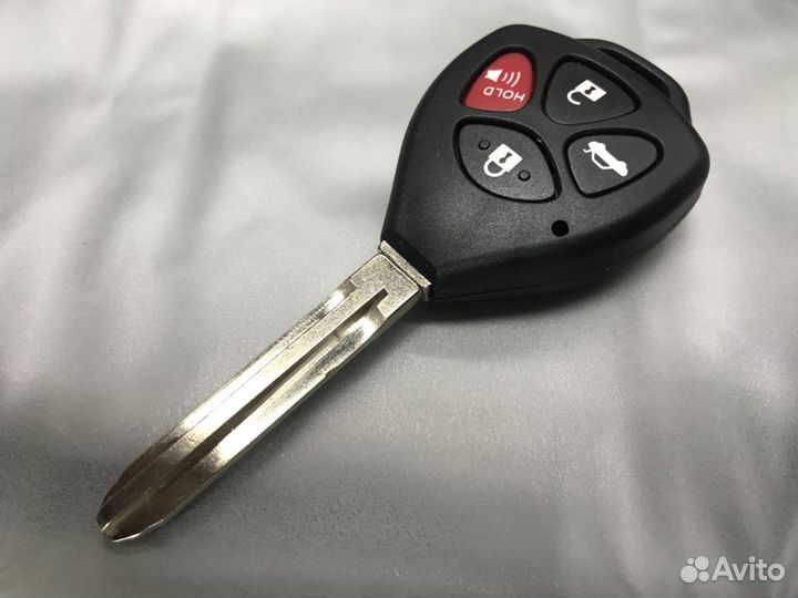Ключ зажигания Toyota Camry четыре кнопки