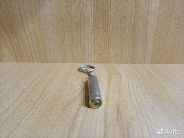 Брелок-рулетка, фонарик