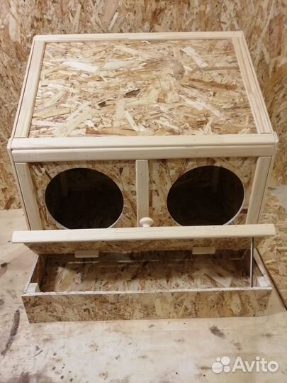 Гнездо для кур с яйцесборником