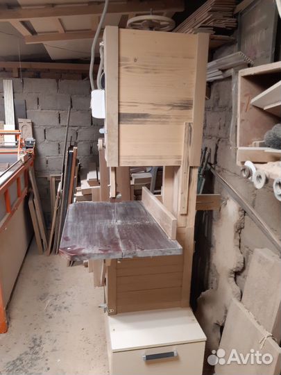 Лентопильный станок по дереву