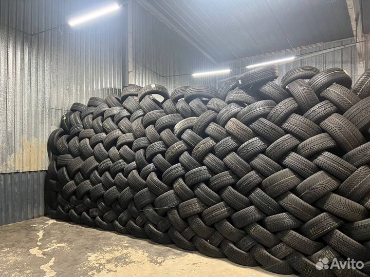 Goodyear Eagle Ultra Grip 215/55 R17 94T