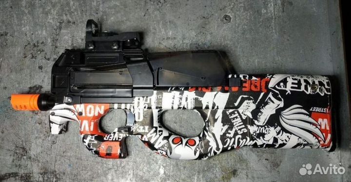 Большой автомат P90 на орбизах размер 1 к 1