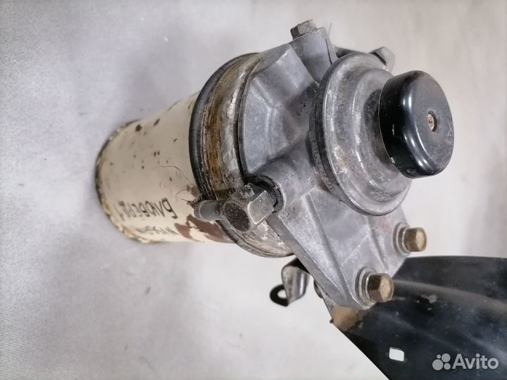 Корпус масляного фильтра Nissan Bluebird CD20 1987