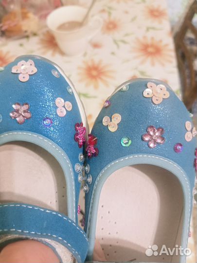 Туфли для девочки 28 размер новые