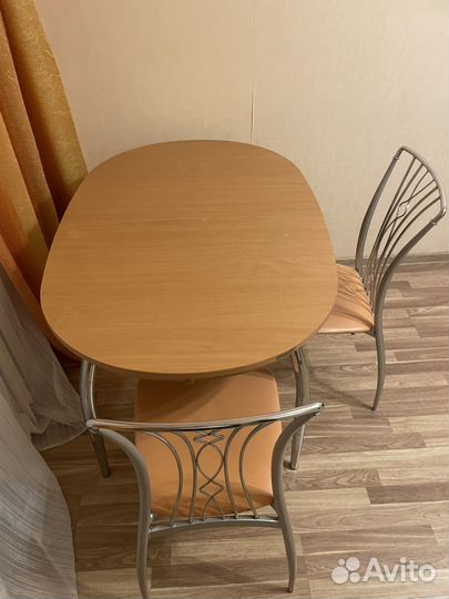 Кухонный стол и стулья комплект бу