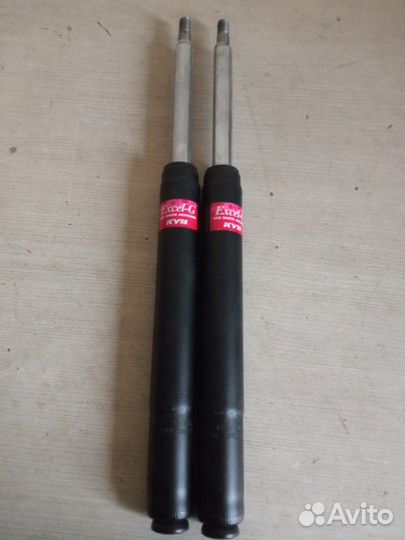 Амортизатор передний Toyota Caldina 190 1992-1997