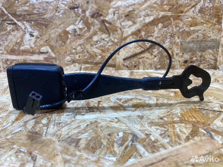 Замок ремня безопасности передний правый Audi A4