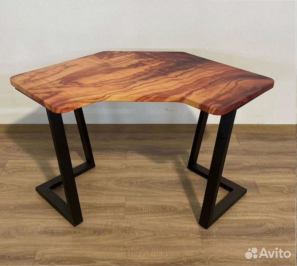 Компьютерный стол 'Passion Dimension'