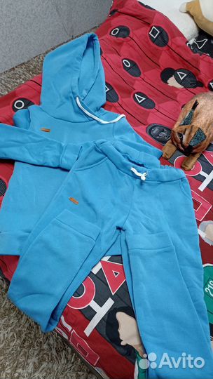 Женский спортивный костюм