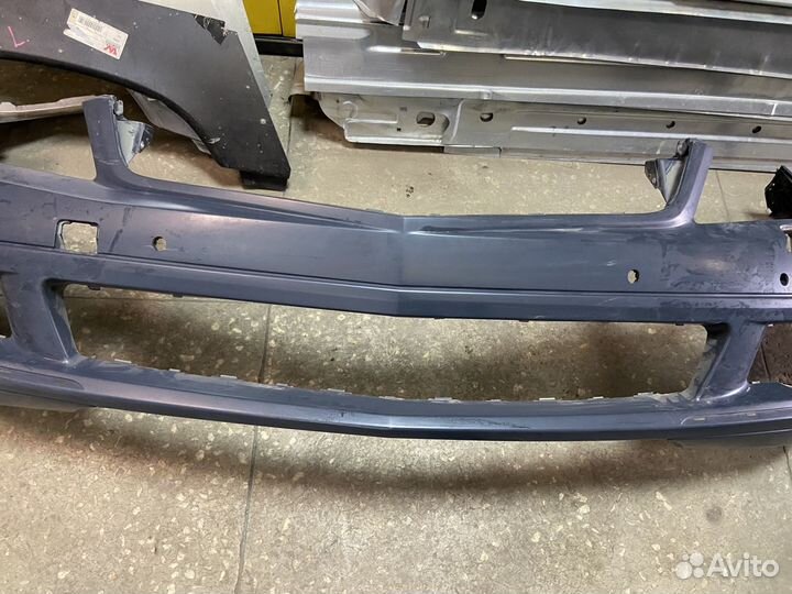 Бампер передний Mercedes W204