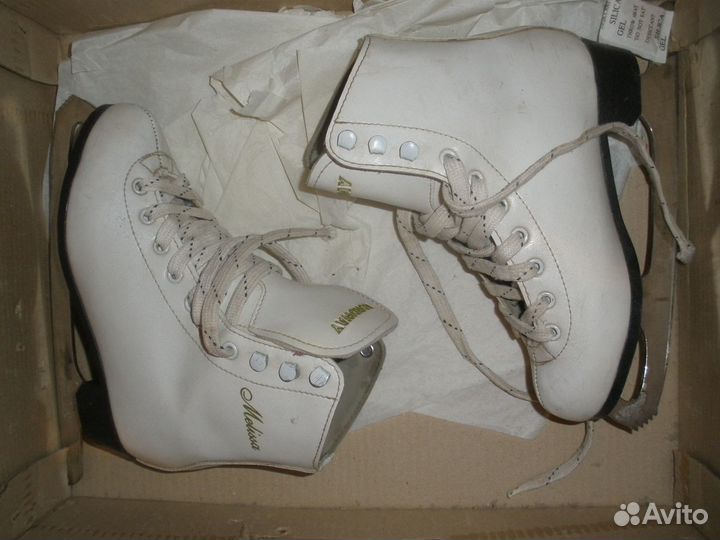 Коньки фигурные Nordway Melissa белые 32 размера